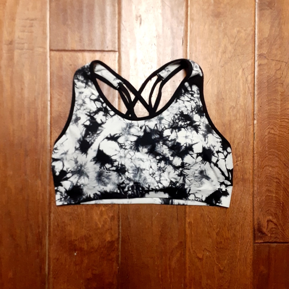 Strappy back sports bra